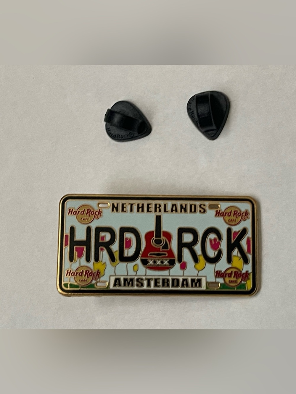 Hard Rock Cafe Amsterdam License Plate Pin - White, Red, Gold, Black - Picture 4 of 6